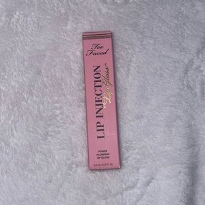 Too Faced Lip Injection Gloss in Soft Pink